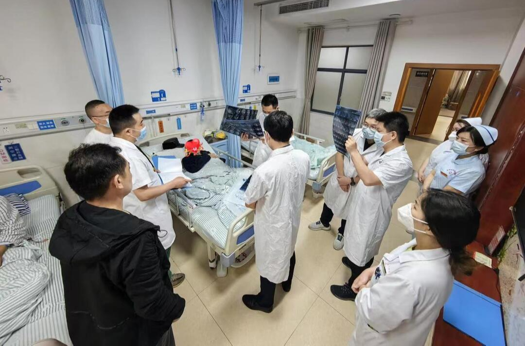 省人民医院专家团队“潇湘公益行”走进桑植县总医院