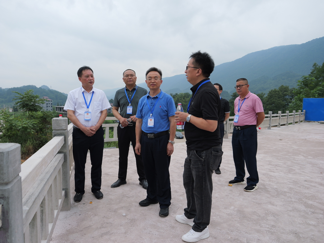 杨绍武调研农夫山泉桑植生产基地项目建设情况