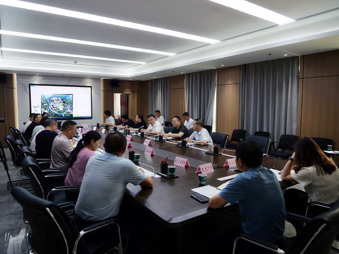 曹飞专题调度省委巡视组反馈贺龙中学问题整改工作