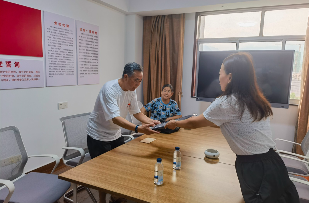 桑植县司法局开展“司法拥军·关爱老兵” 庆“八一”慰问活动