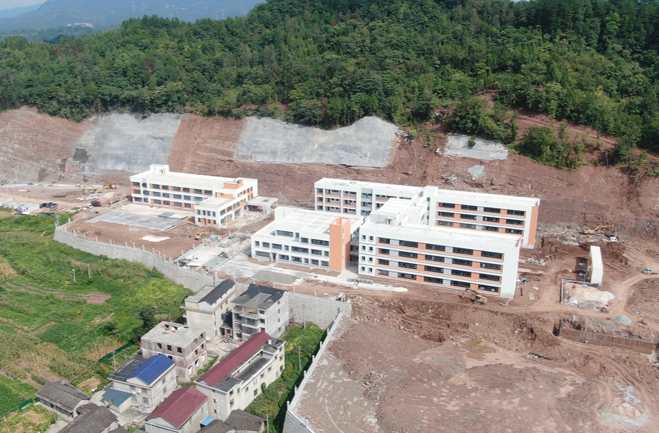 澧源镇第一小学袁家坪分校建设进入收尾阶段，将于9月1号正式开学