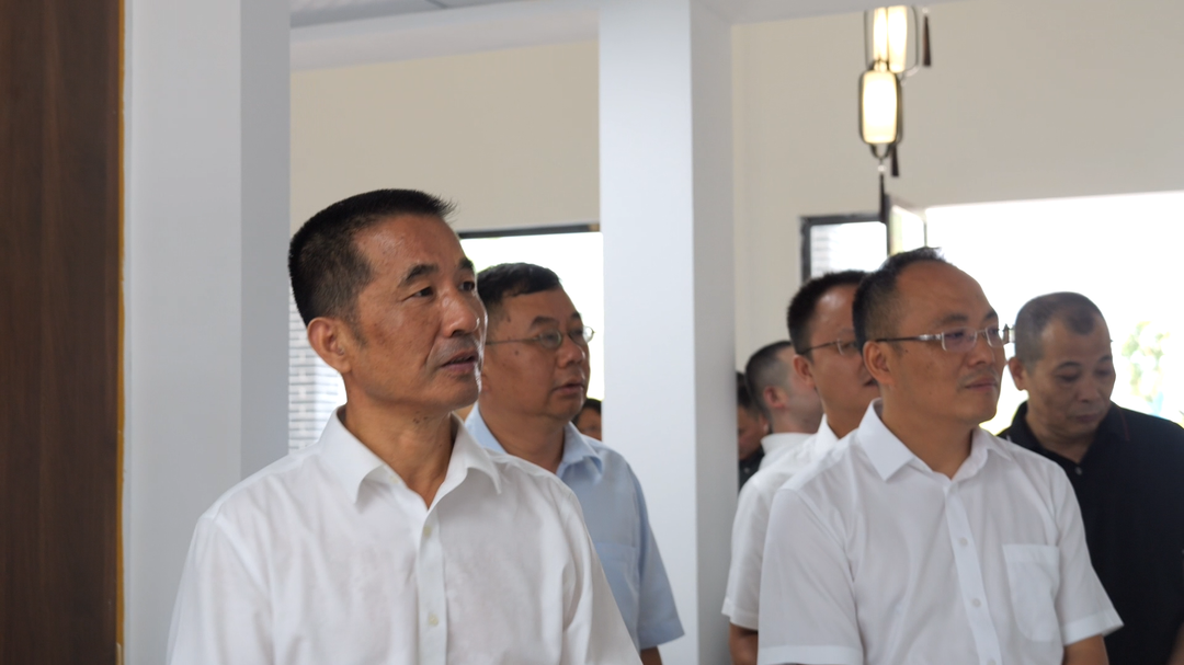 市人大常委会基层立法联系点授牌仪式在桑举行