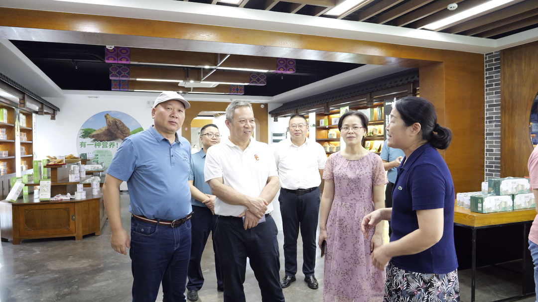 省工信厅一级巡视员黄学工来桑调研
