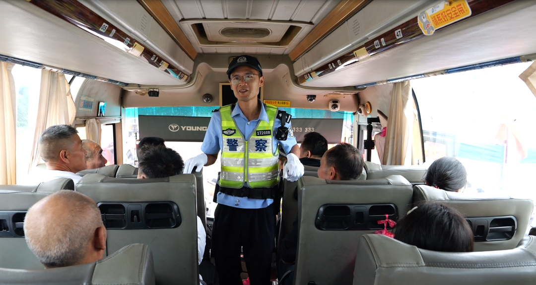 假期我在岗｜高速交警：不停歇、不打烊 24小时守护出行安全