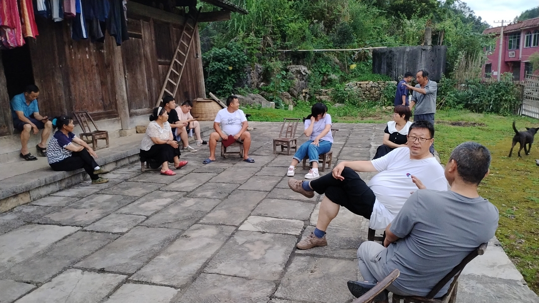 桑植县科工局：把禁毒课堂搬进帮扶村 与村民共话平安