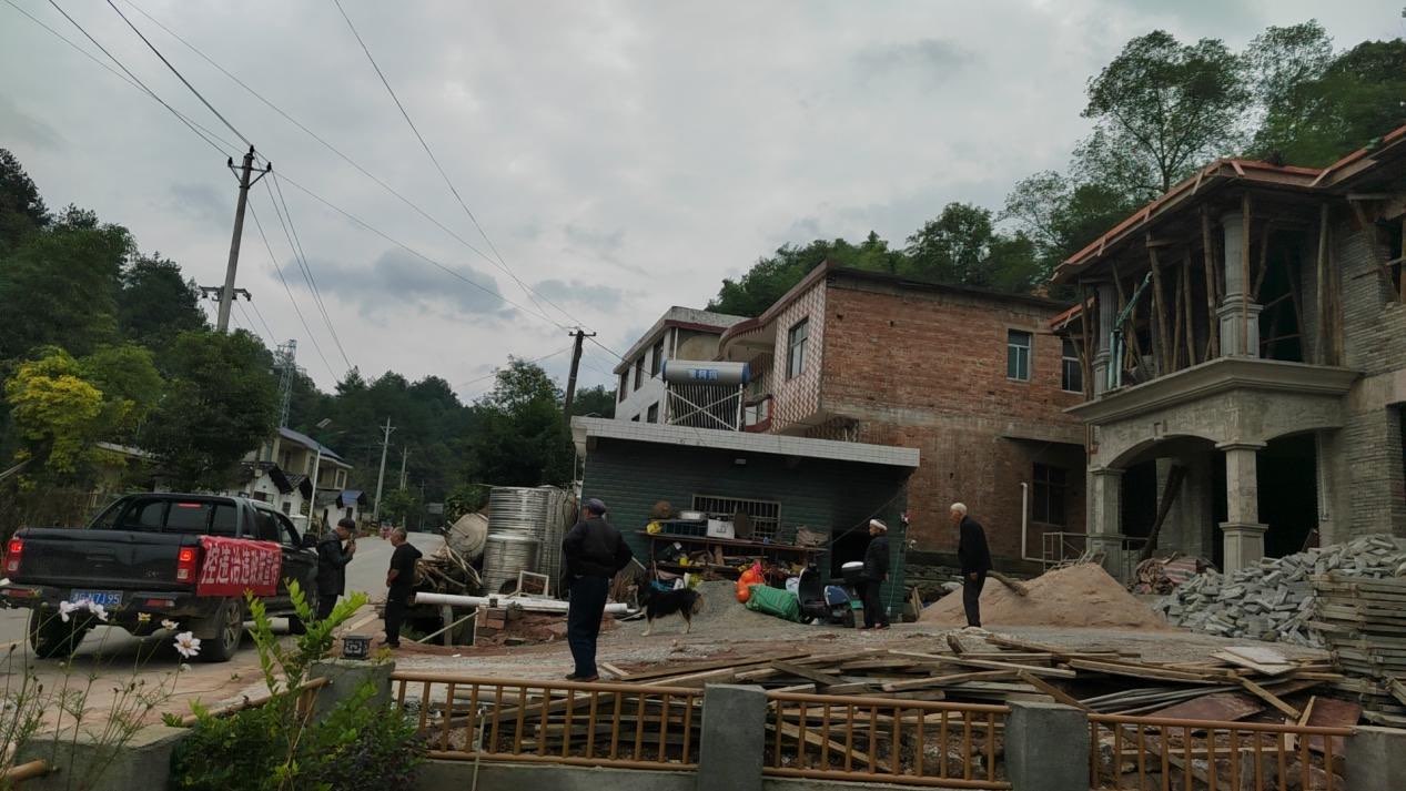 走马坪白族乡：筑牢在建房屋“安全墙”