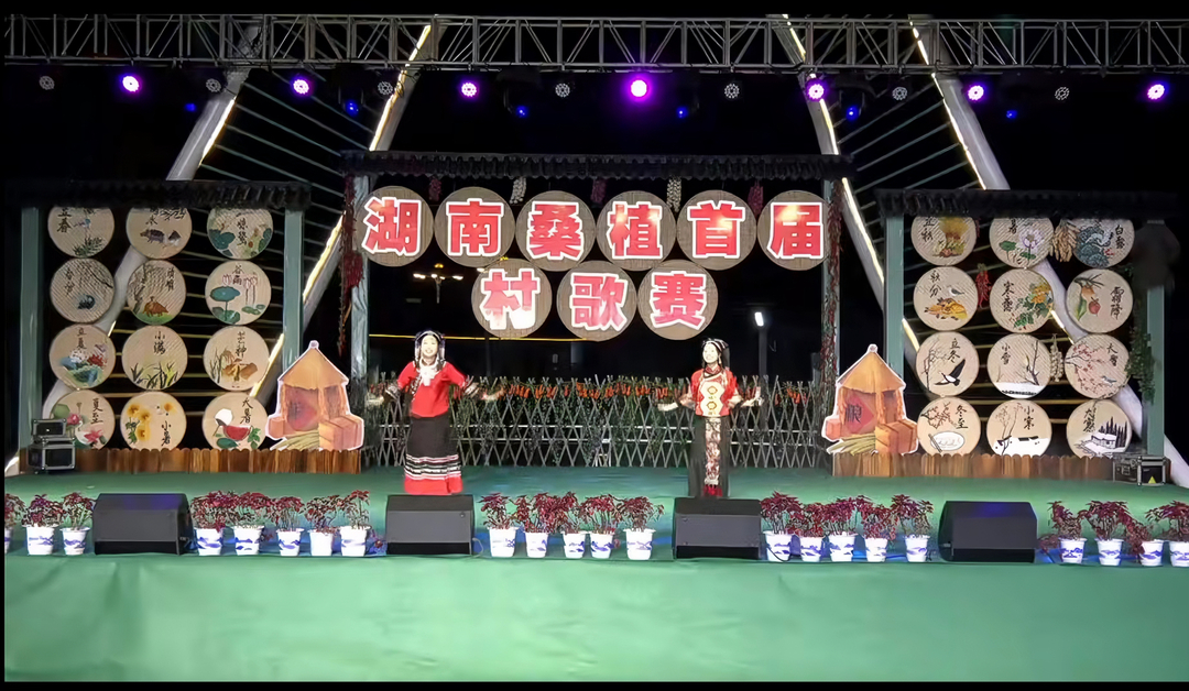 村歌赛进行时：教师姐妹花亮相村歌赛县级PK赛