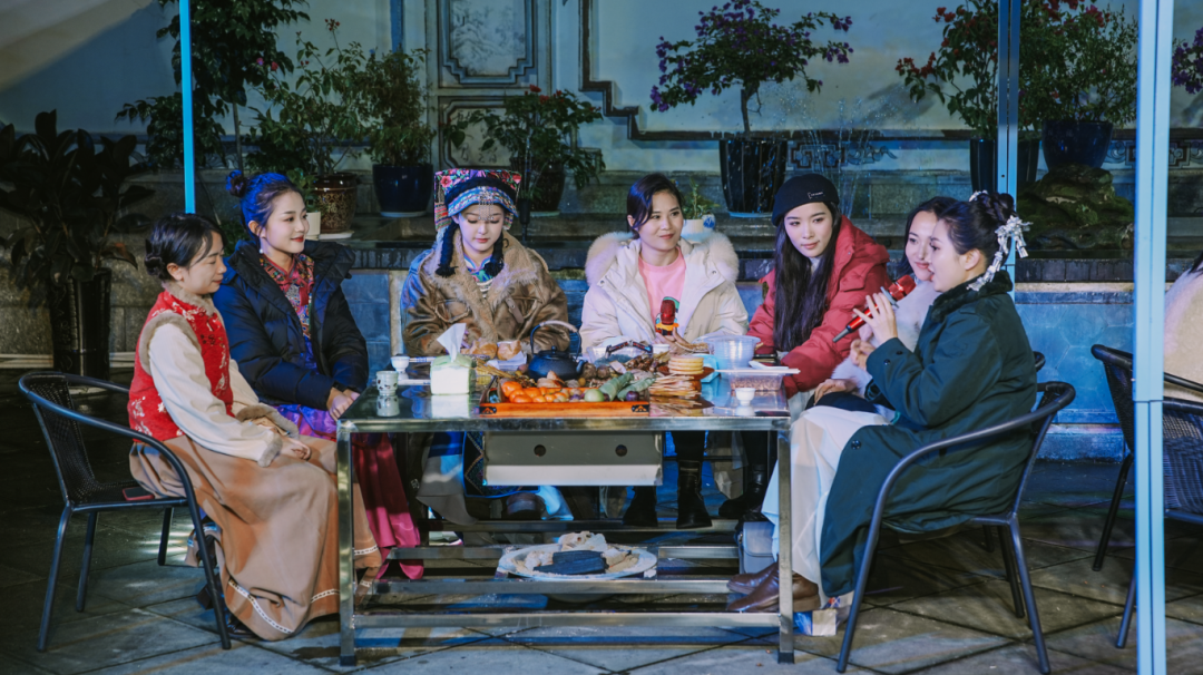 围炉煮茶 夜话发展  “桑植旅游形象宣传大使”做客桑植白茶馆