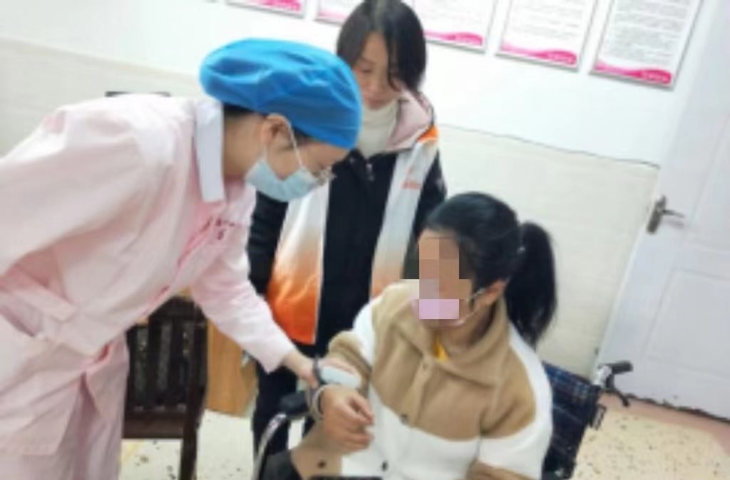 力行社工：全程暖心服务 助力残疾孕妇产检