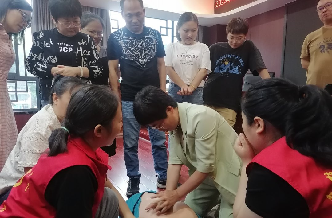 “珍爱生命 及时救护”桑植县疾控中心开展“现场救护——第一目击者”培训