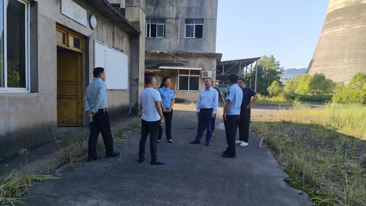 市生态环境局督导桑植县重点工业及建筑工地污染