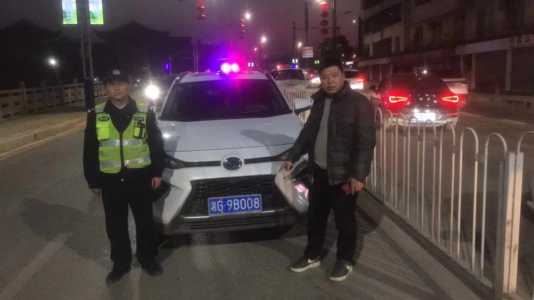 假期我在岗 | 夜查酒驾不松懈 守护春节平安行