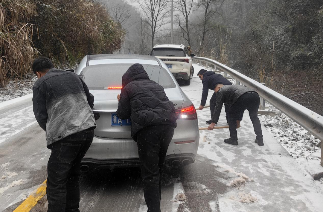 竹叶坪乡：积极应对极端天气  全力保障群众安全