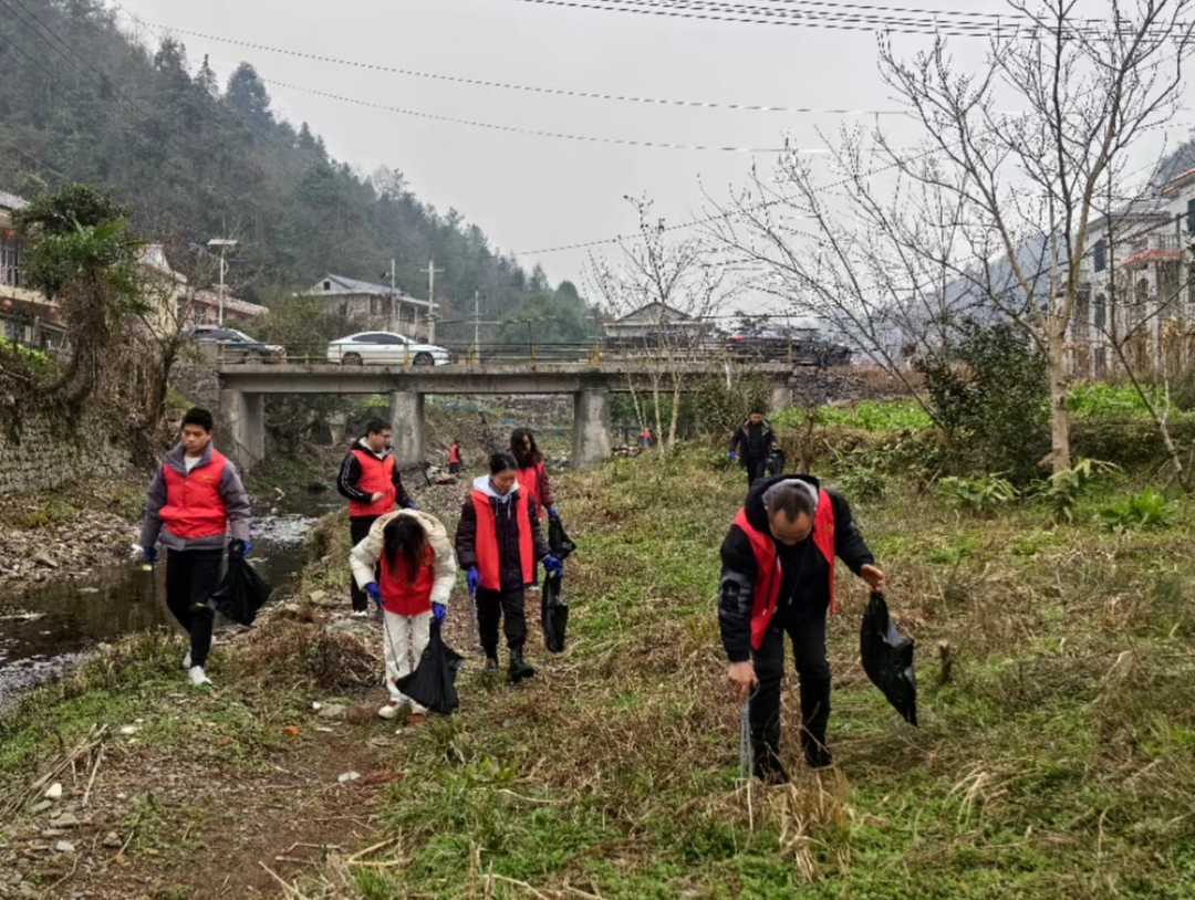 上河溪乡：国道村道河道道道清 农村人居环境时时新