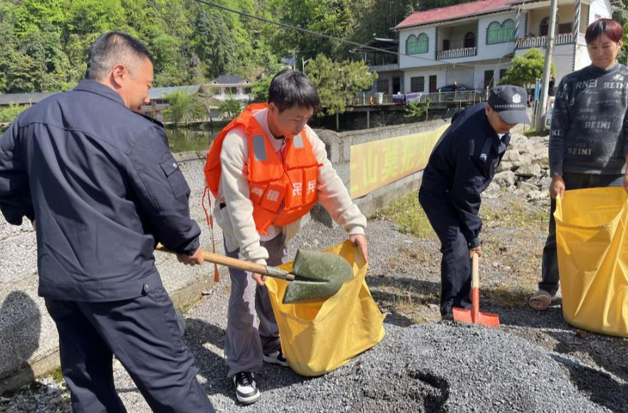 河口乡组织开展森林防灭火以及防汛实战应急演练