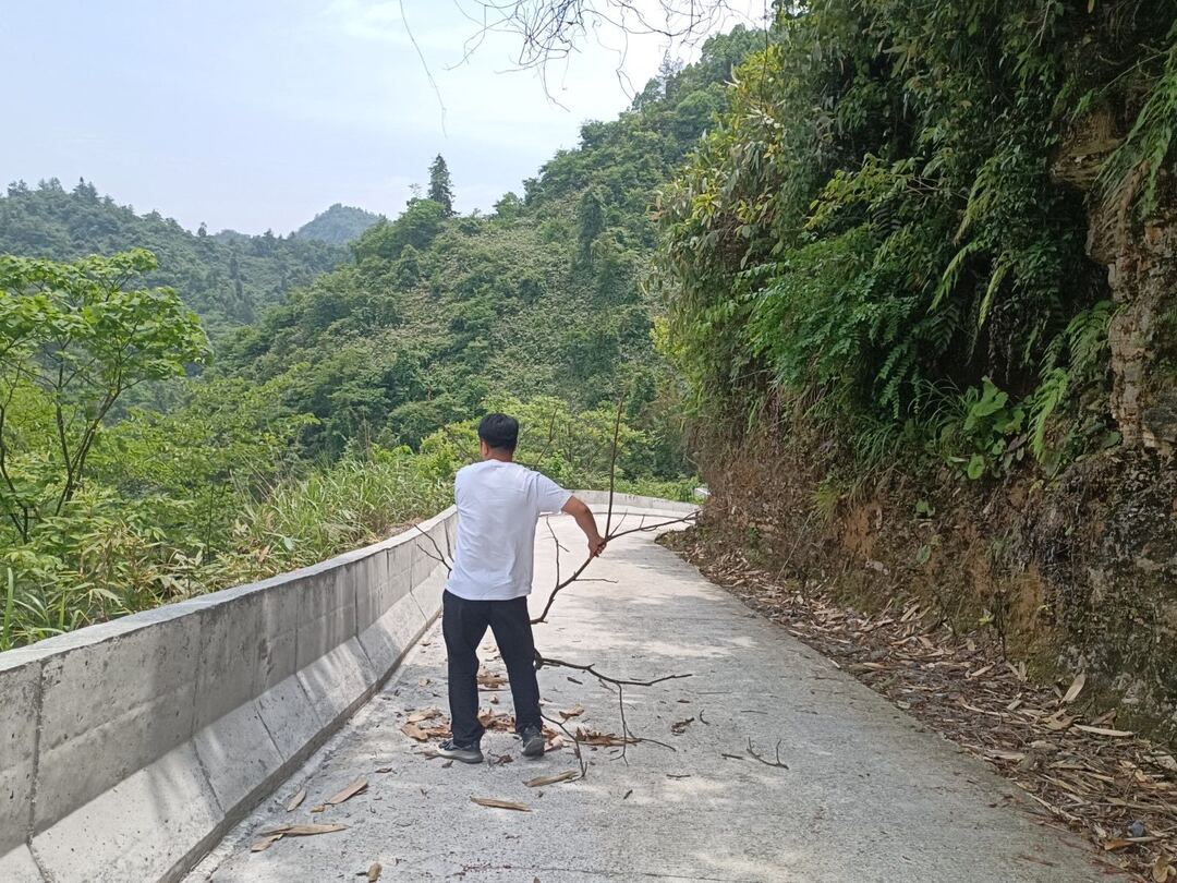 河口乡：积极开展农村公路养护   确保道路畅通安全