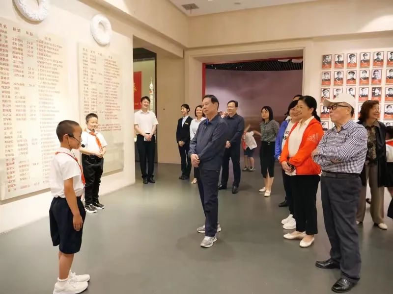 湖南省关工委主任杨泰波来桑调研