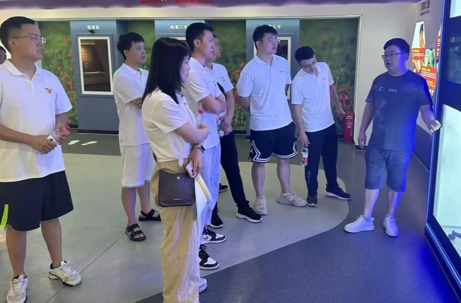 参观禁毒教育基地 筑牢拒毒思想防线