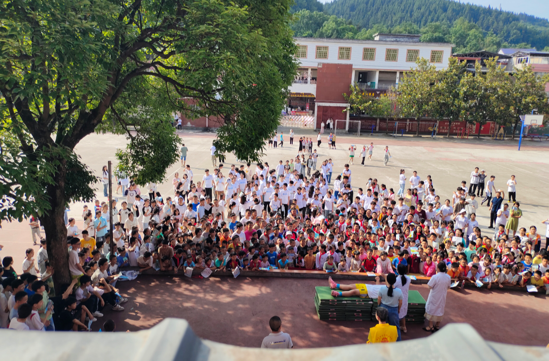 桥自弯镇：应急演练进校园 上好生命必修课