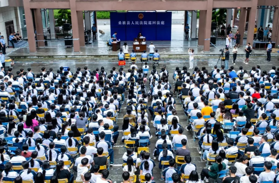 筑牢青春“防毒墙” “巡回法庭”走进桑植县职中