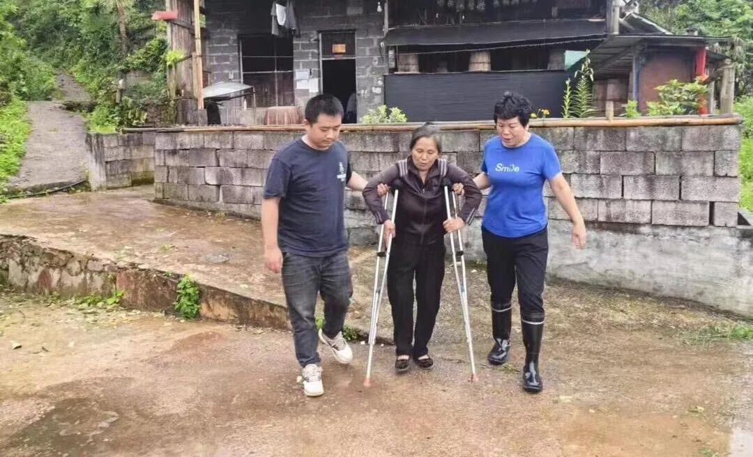 防汛进行时 | 瑞塔铺镇：雨中紧急转移 守护群众生命安全