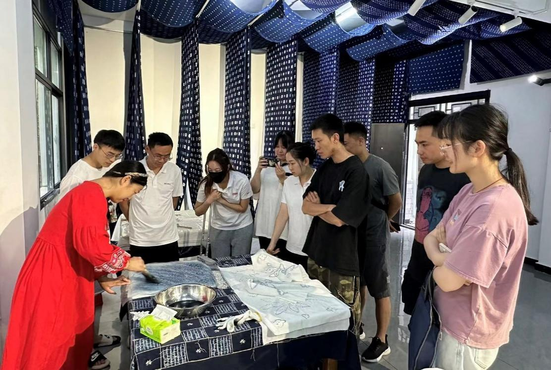 中共桑植县委党校第27期中青班开展入村调研实践活动