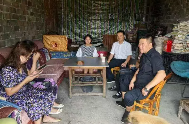 持续推进金秋助学 为学子筑梦远航
