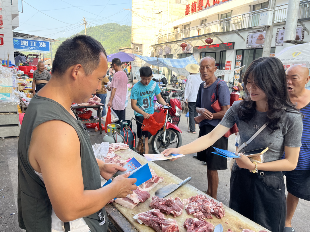 马合口白族乡：送法下乡村 助力构建法治乡镇