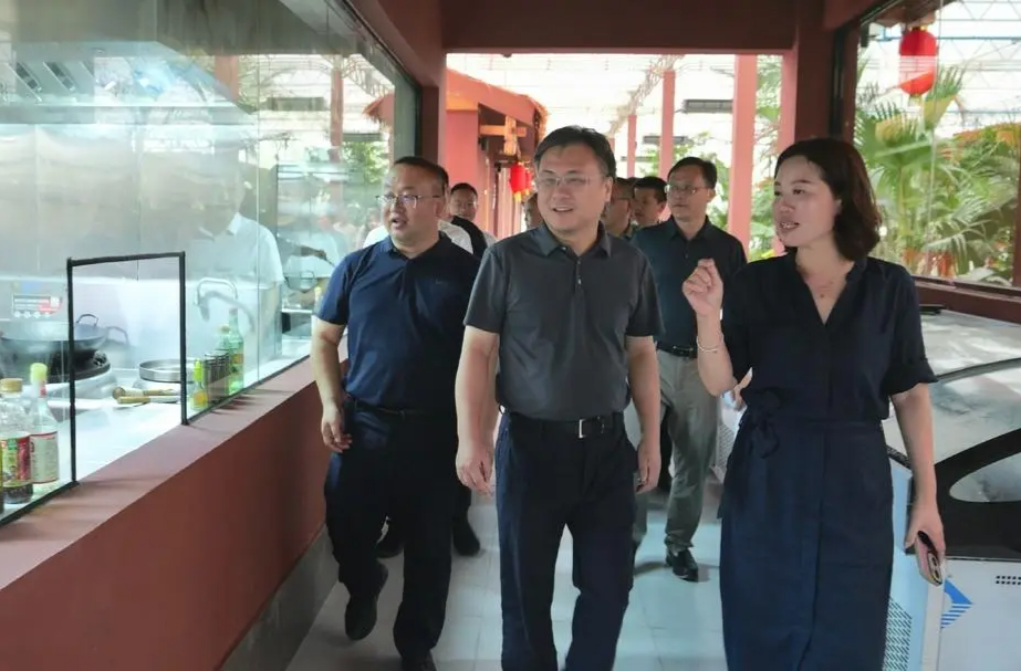 喜迎旅发会丨曹飞调研第二届张家界旅发会重点项目建设情况