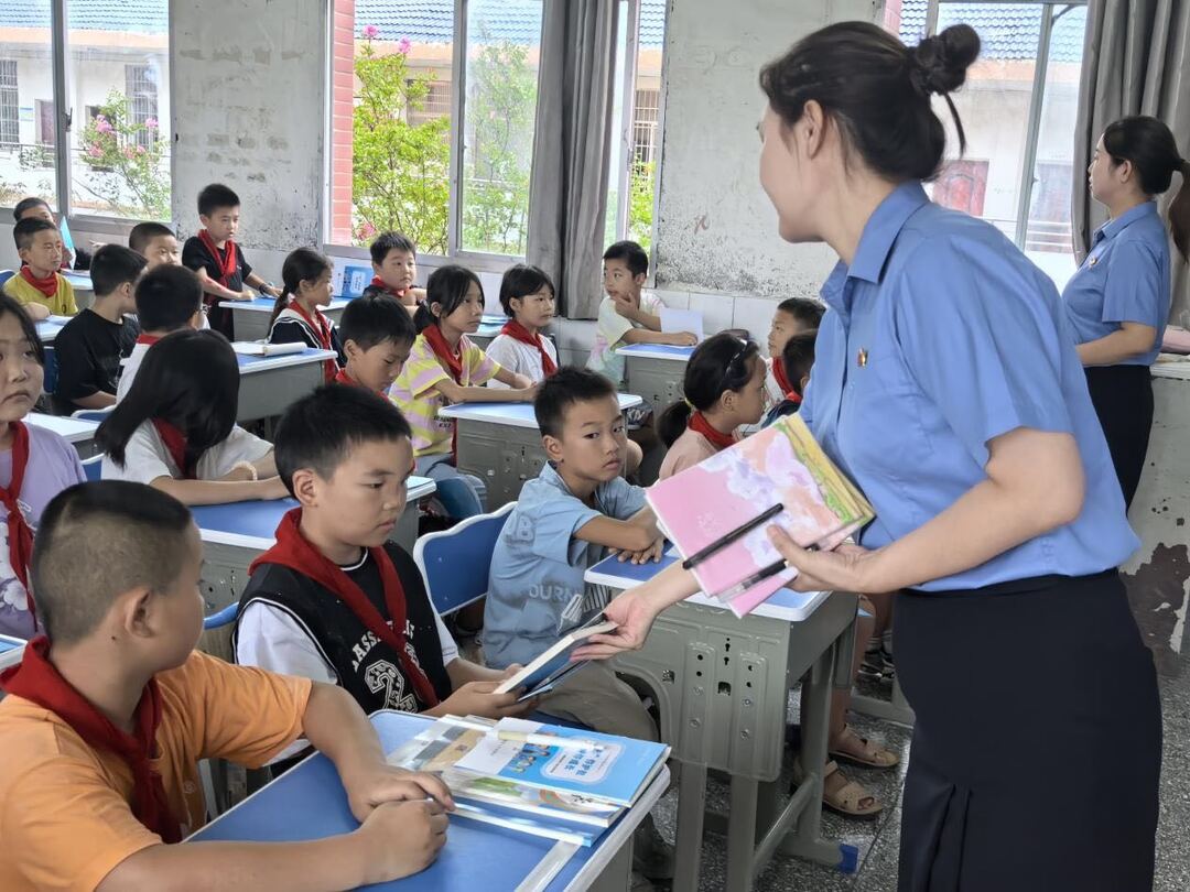 网络安全宣传进校园  守护学生健康成长