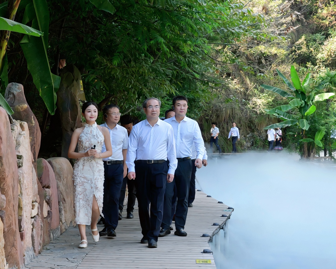 喜迎旅发会丨与会嘉宾观摩考察桑植县重点文旅项目