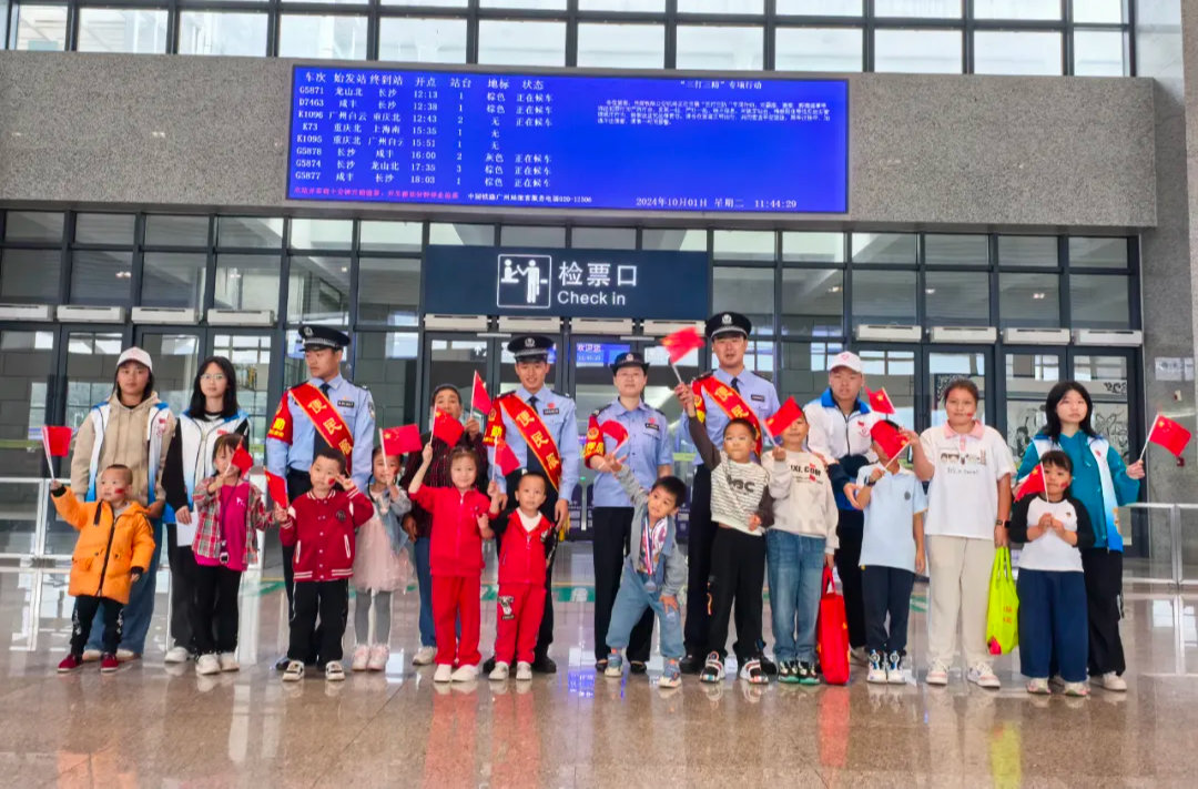 桑植县：国庆小长假 志愿服务“不打烊”