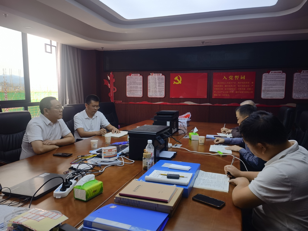 张交通深入县委第七轮各巡察组开展中期指导督导