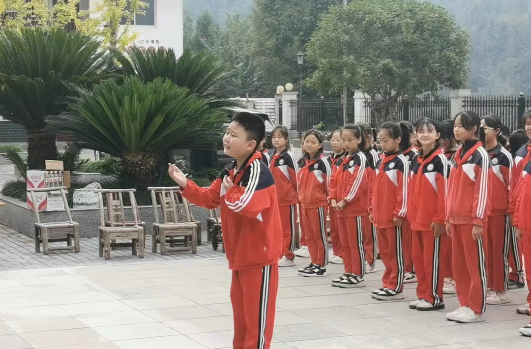 桑植县澧源镇第一小学开展重阳节慰问活动