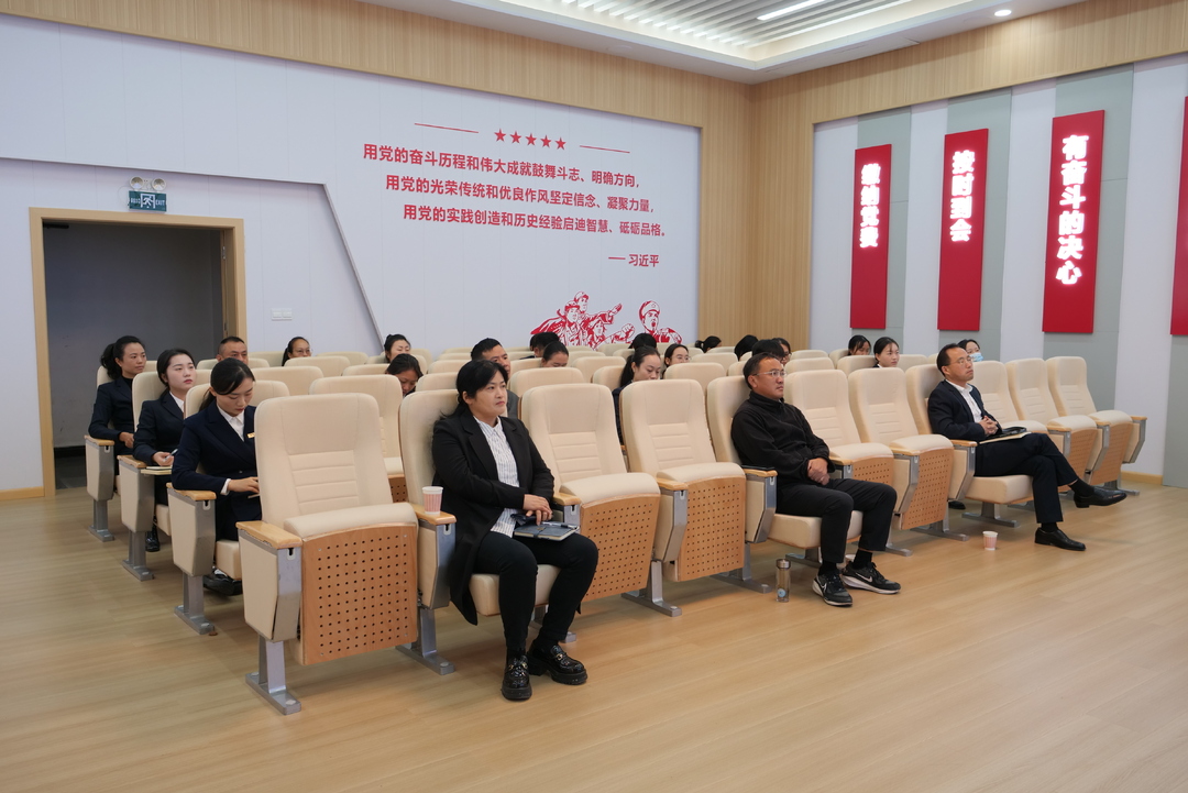 贺龙纪念馆：学习全会精神 传承红色基因