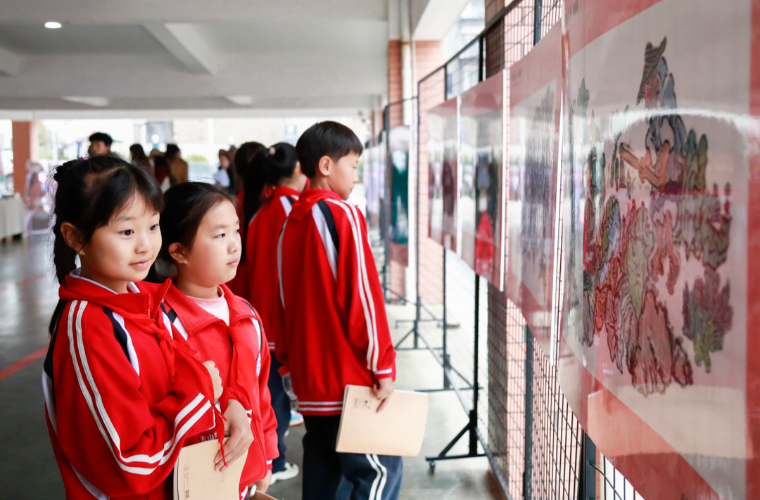 “艺术点亮未来—桑植县公益行”中国绘本展走进桑植