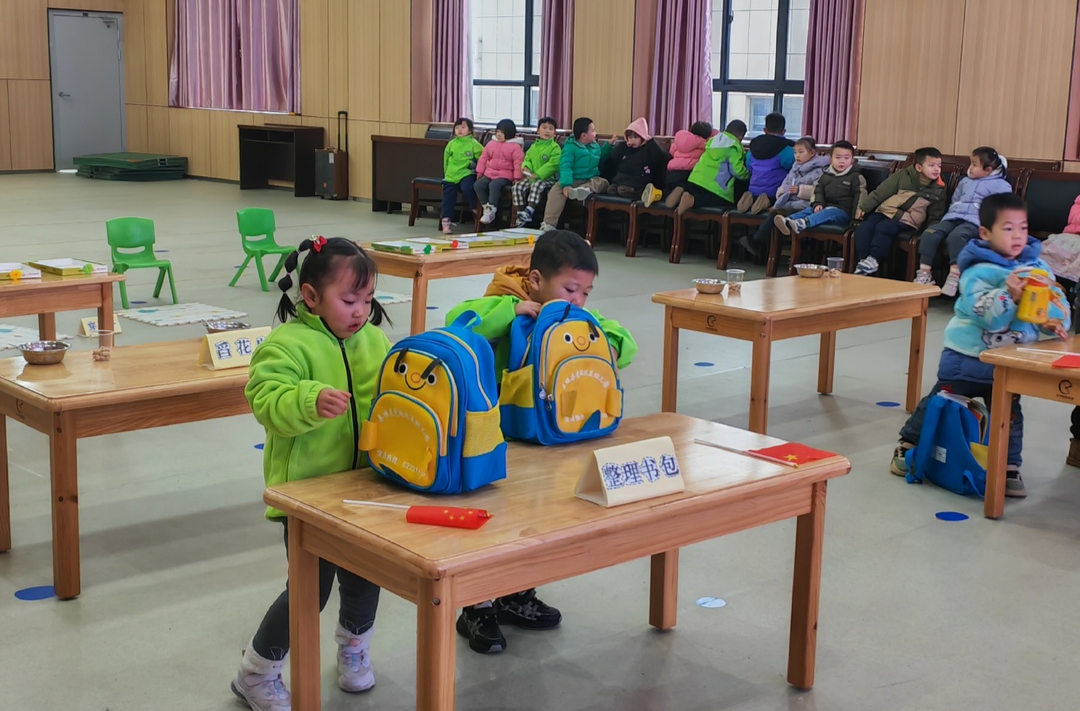 桑植县党政机关幼儿园小班举行自理能力比赛