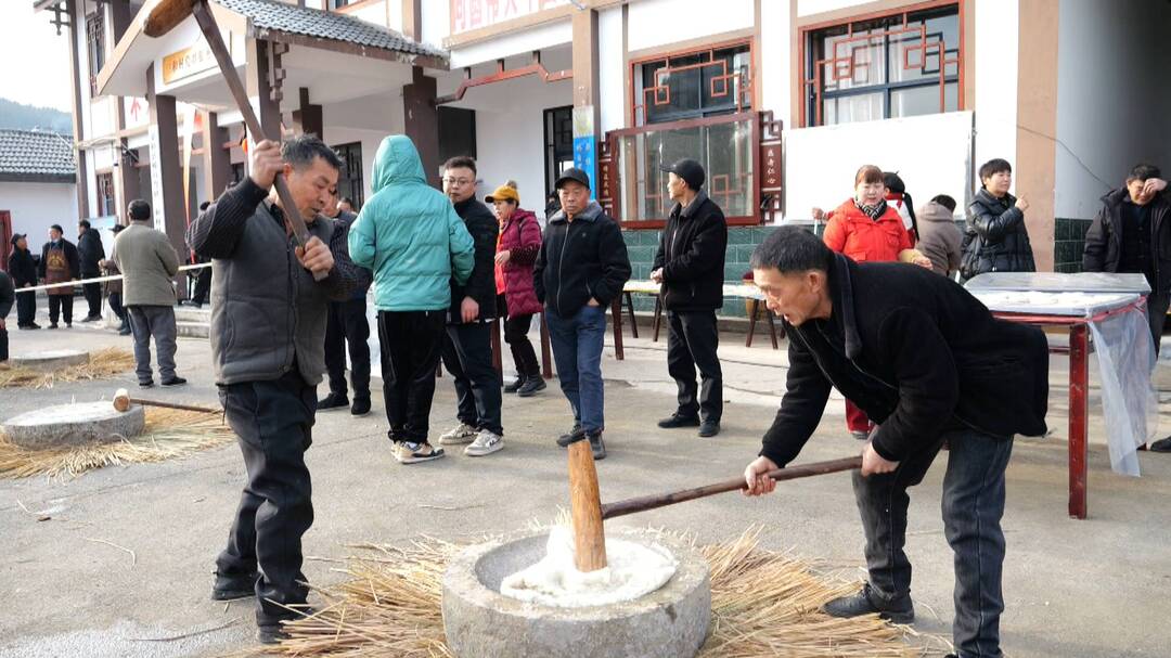 桑植县：打糍粑、杀年猪、玩游戏，三和村的年味儿分外浓