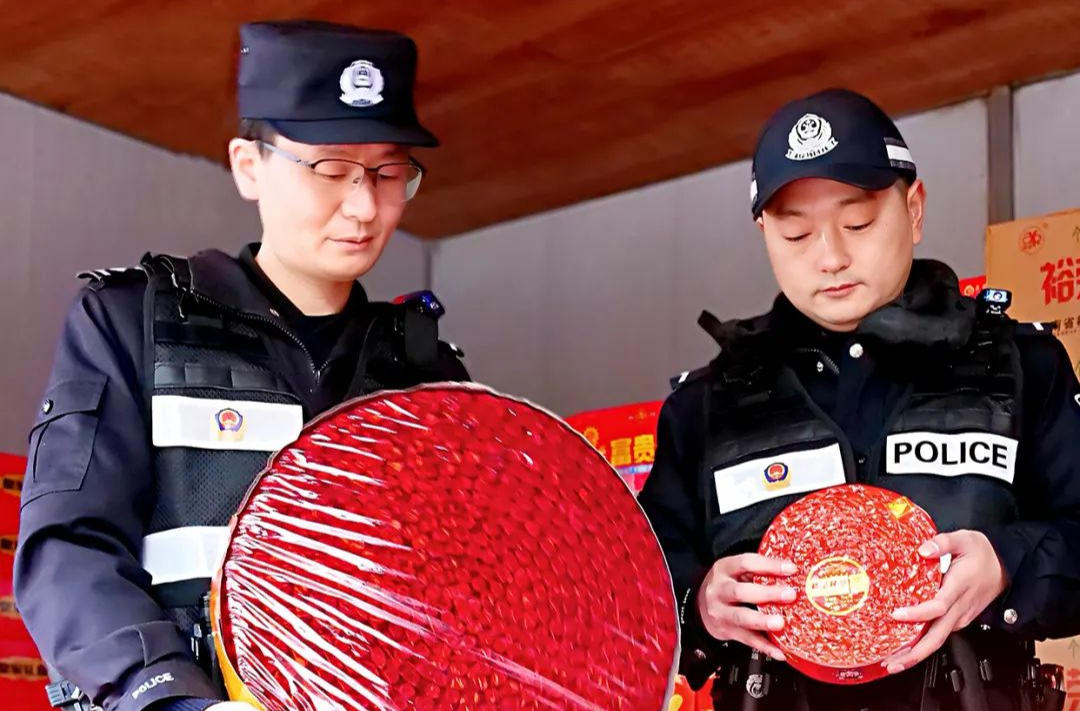 致敬奮斗者 | 春節(jié)我在崗 有“景”更有“警”