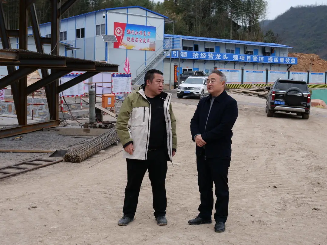 梁高武到乡镇调研重点项目建设推进情况