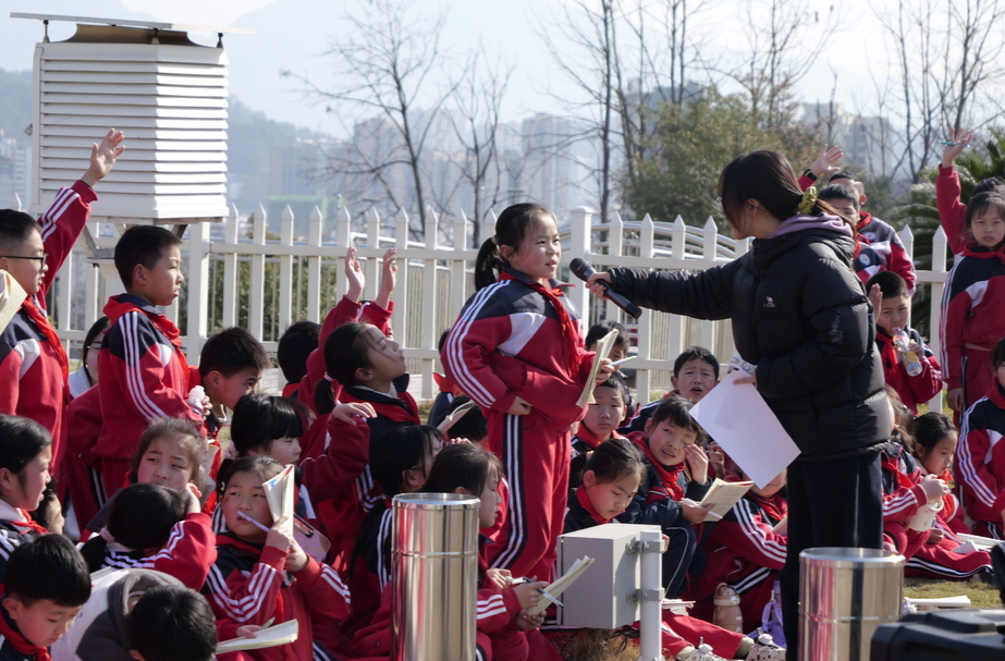 澧源镇第一小学700名余学生沉浸式开启气象探秘之旅