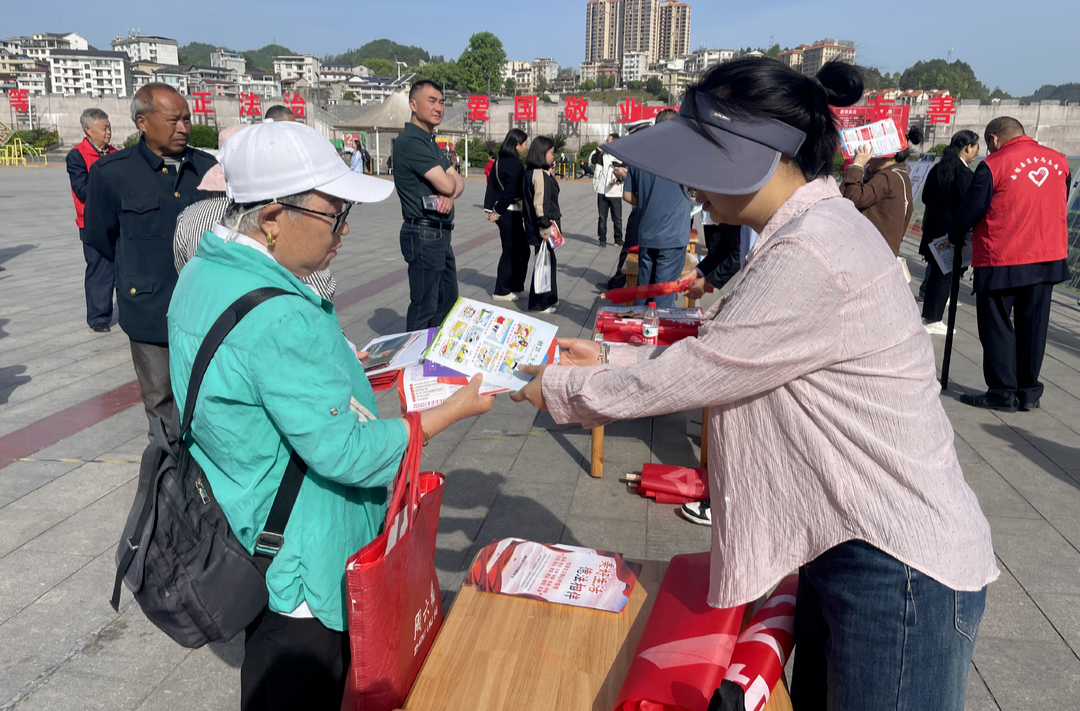 桑植县住建局：政策宣讲零距离 便民服务暖人心