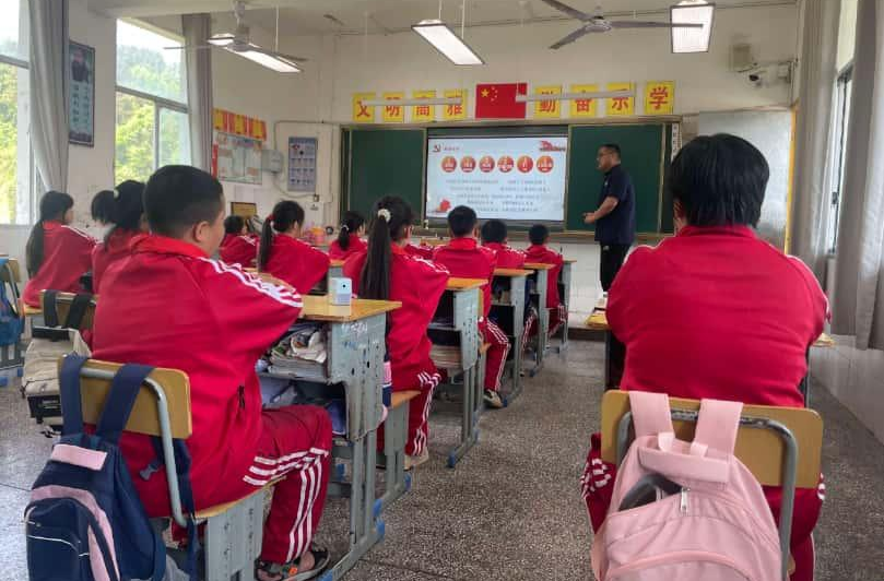 南京外国语学校河西初级中学第一附属小学到谷罗山小学送教研学