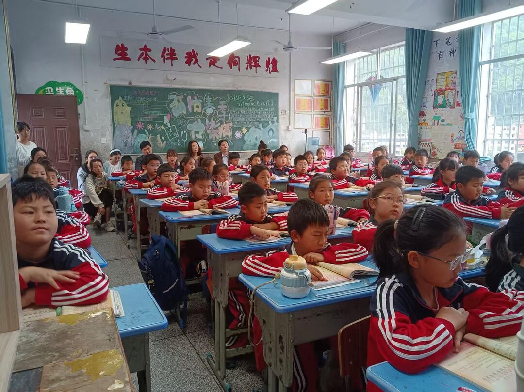 澧源镇第一小学：示范引领促成长  听评交流共提升