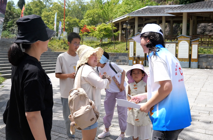 九天洞景区“五一”首日游客量增长40%