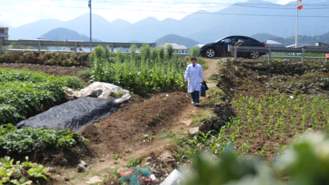 劳动微光 | 熊红艳：坚守乡村二十年 白大褂写满故土乡情