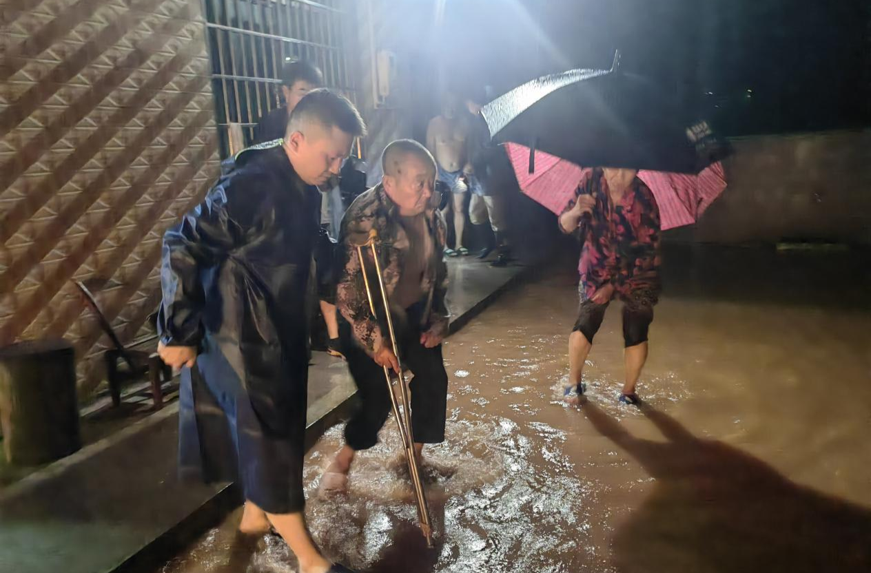 科学调度+快速响应 桑植县各乡镇迎战强降雨！