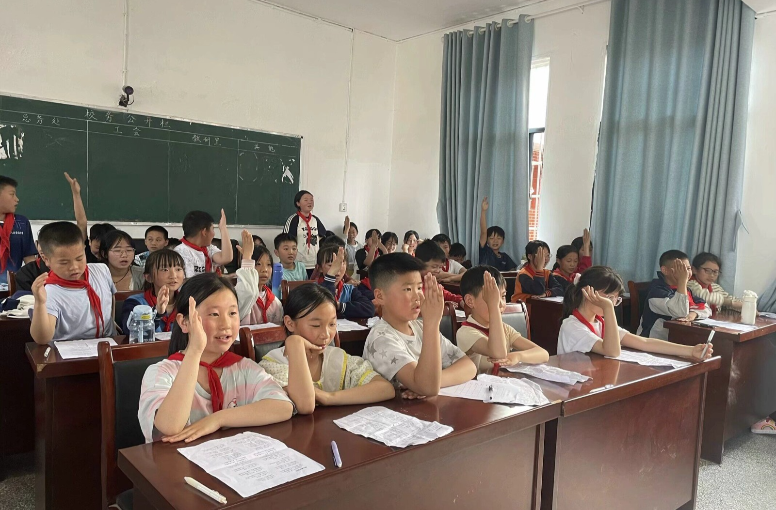 八大公山小学开展第二届诗词比赛