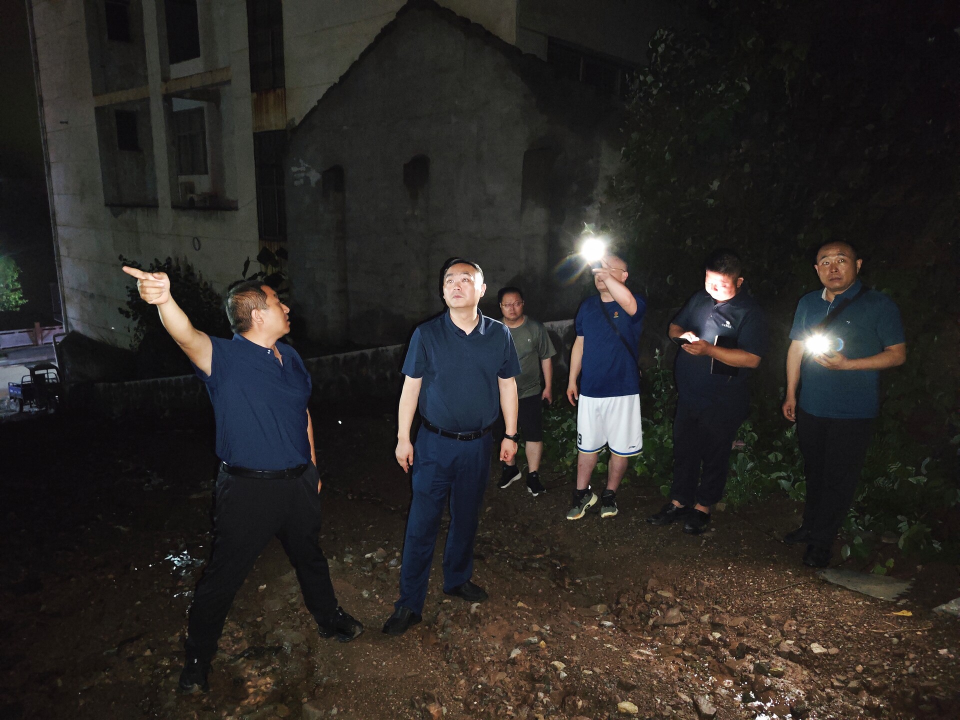 陈星调度澧源镇“5.22”洪涝灾害核灾救灾工作