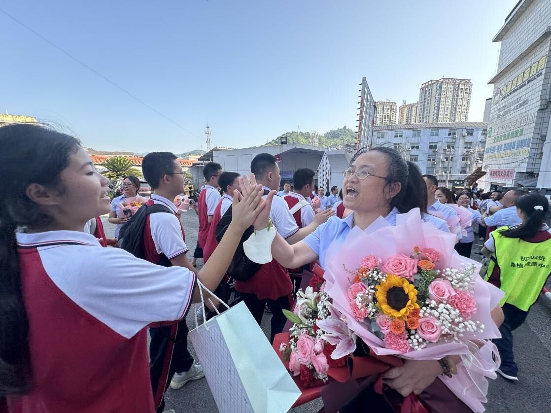 澧源中学举行2022届初三毕业典礼